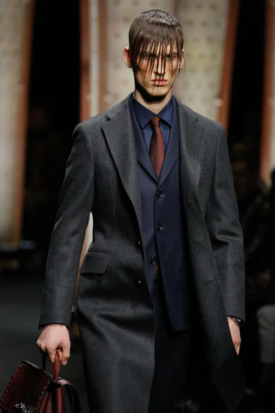 Look 14